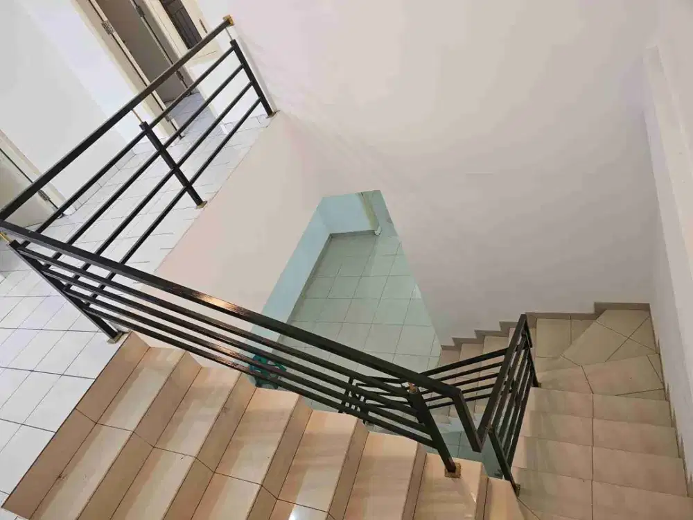 disewakan rumah sunter agung 3 lantai 8 x 18 hanya 150juta/th