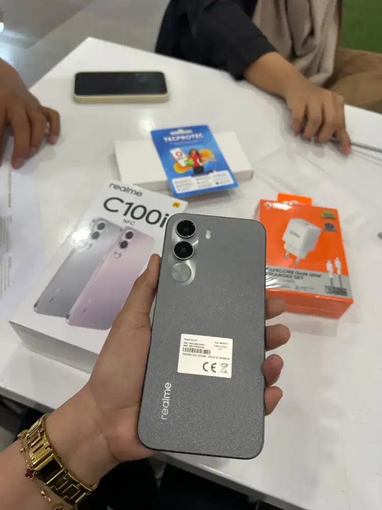 new realme c100i