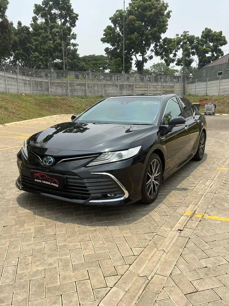Toyota camry 2.5 hybrid AT 2021 hitam, terawat,siap pakai