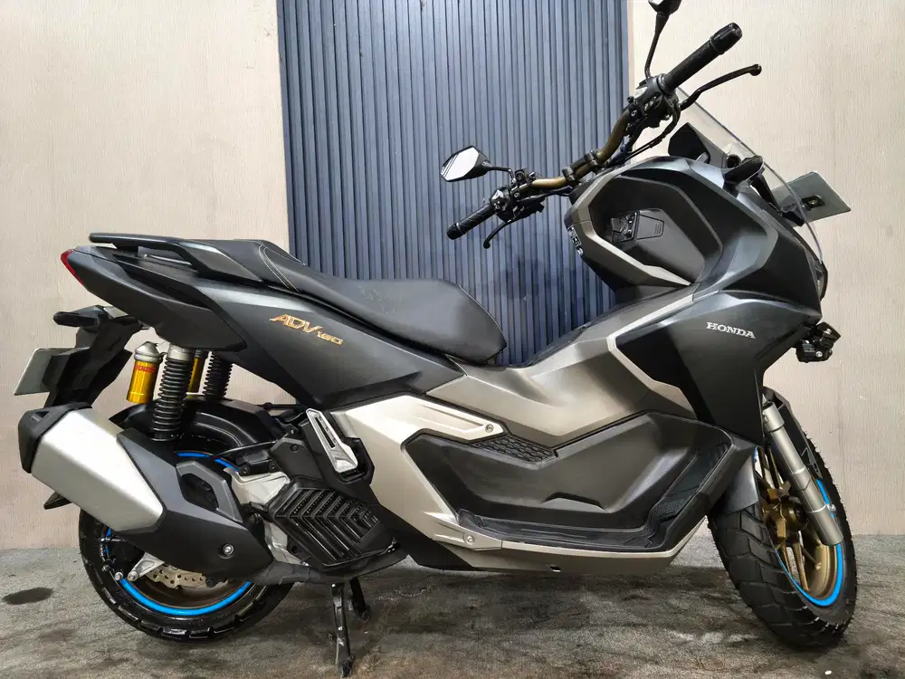 ADV 160 ABS 2025 LIKE NEW mulus terawat siap pakai...