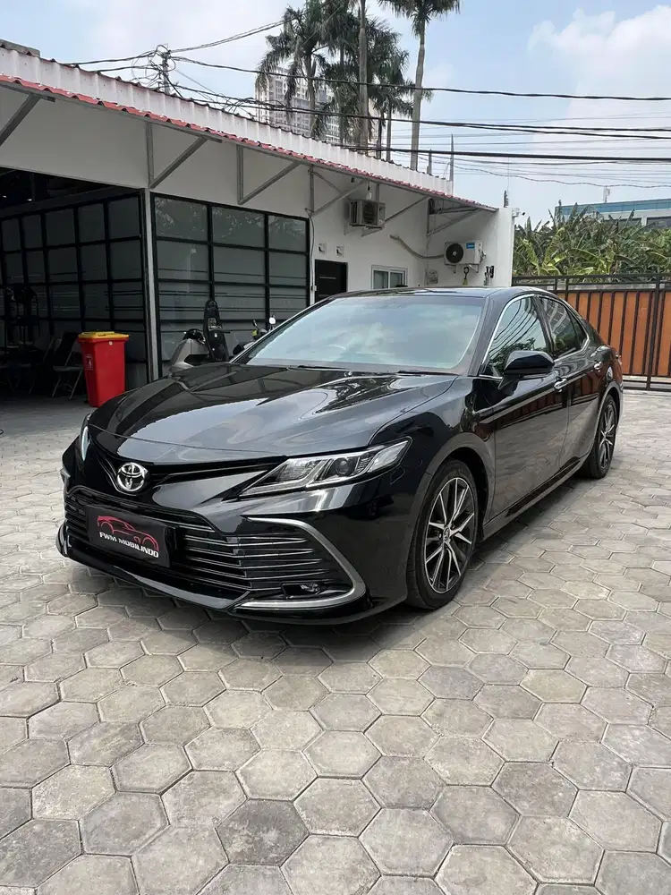 Toyota camry 2.5 V AT 2021 hitam,termurah