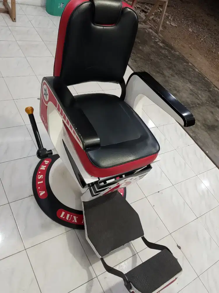 Kursi pangkas rambut
