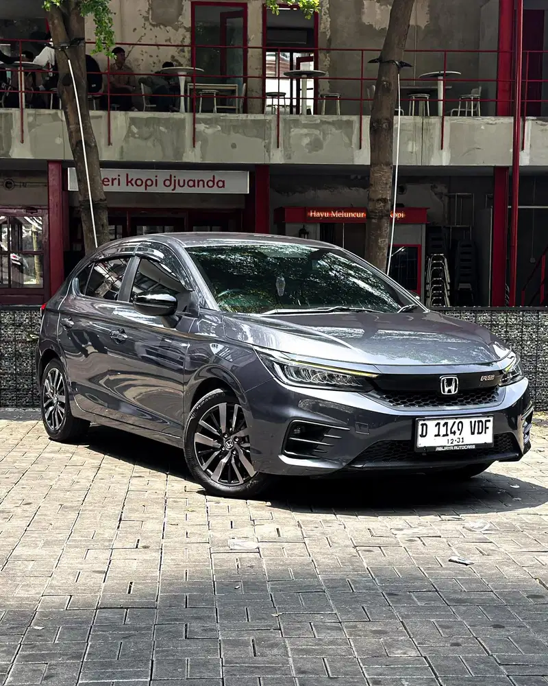 Low KM Honda City Hb Rs Cvt 2021