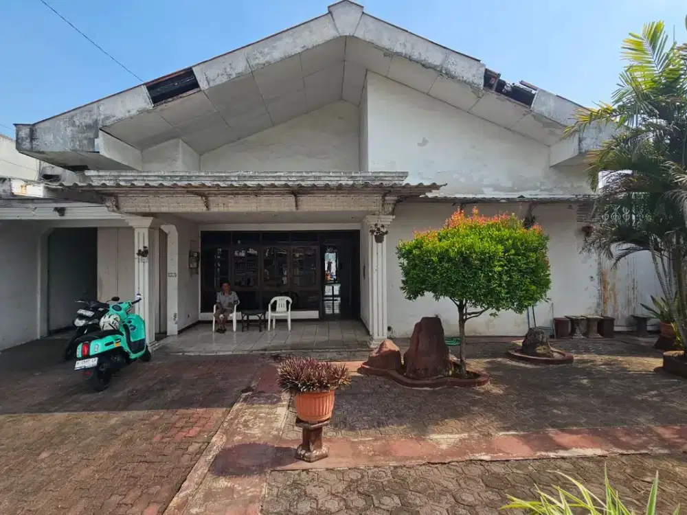 Rumah di sompok peterongan dekat Java Mall cocok untuk usaha
