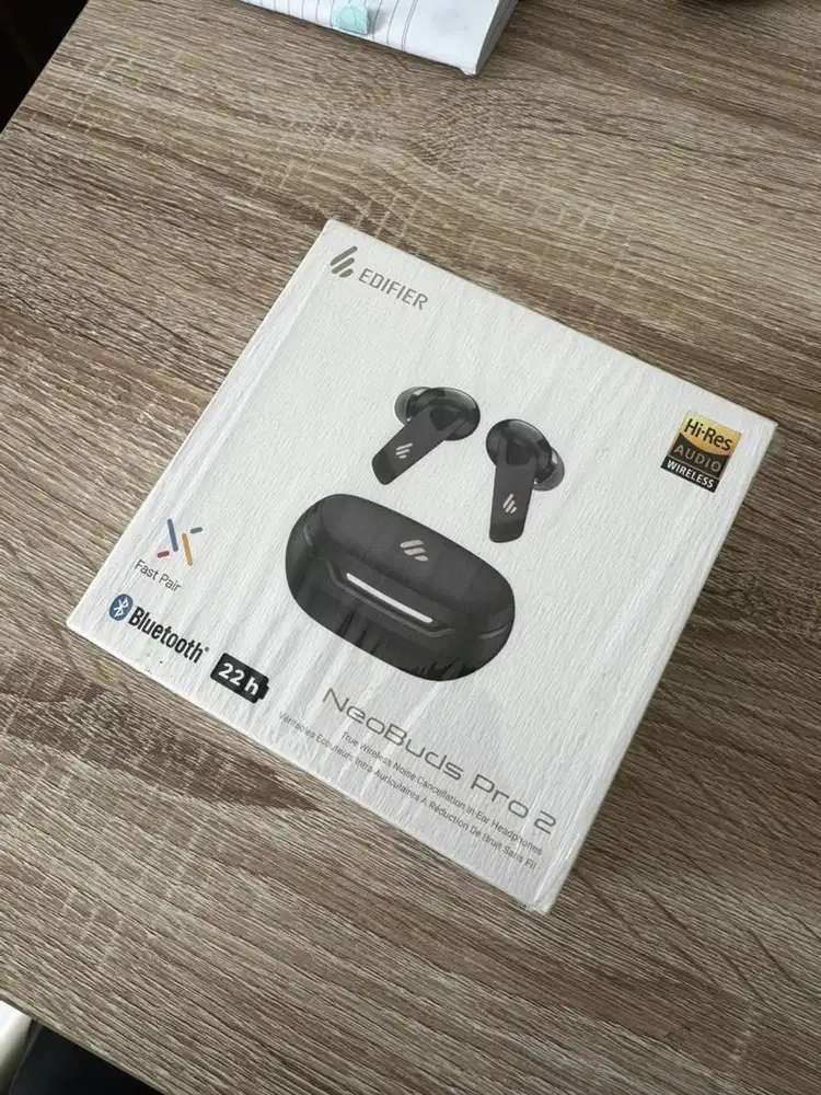 Edifier Neobuds Pro 2 Kanan dan charging case fullset original