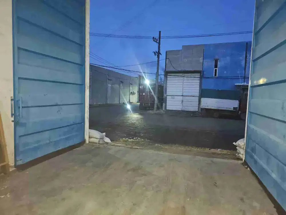 Jual Gudang ex Pakan Ternak . Tambak Sawah Jabon. Ada ruang kantor, cctv. Lokasi Komp. Pergudangan JJ Permata. Murah Nego