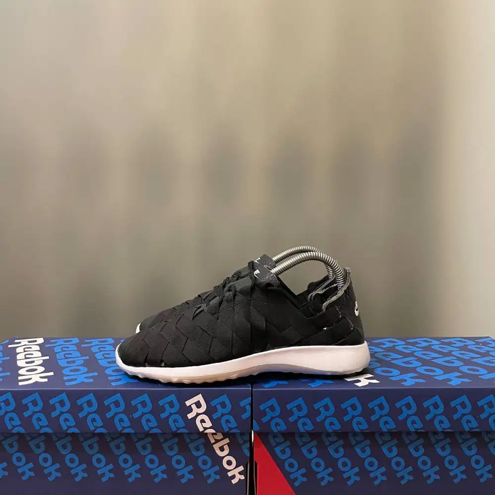 38,5 - Sepatu Wanita Cewe Cewek Nike Second Bekas Nike Juvenate Woven