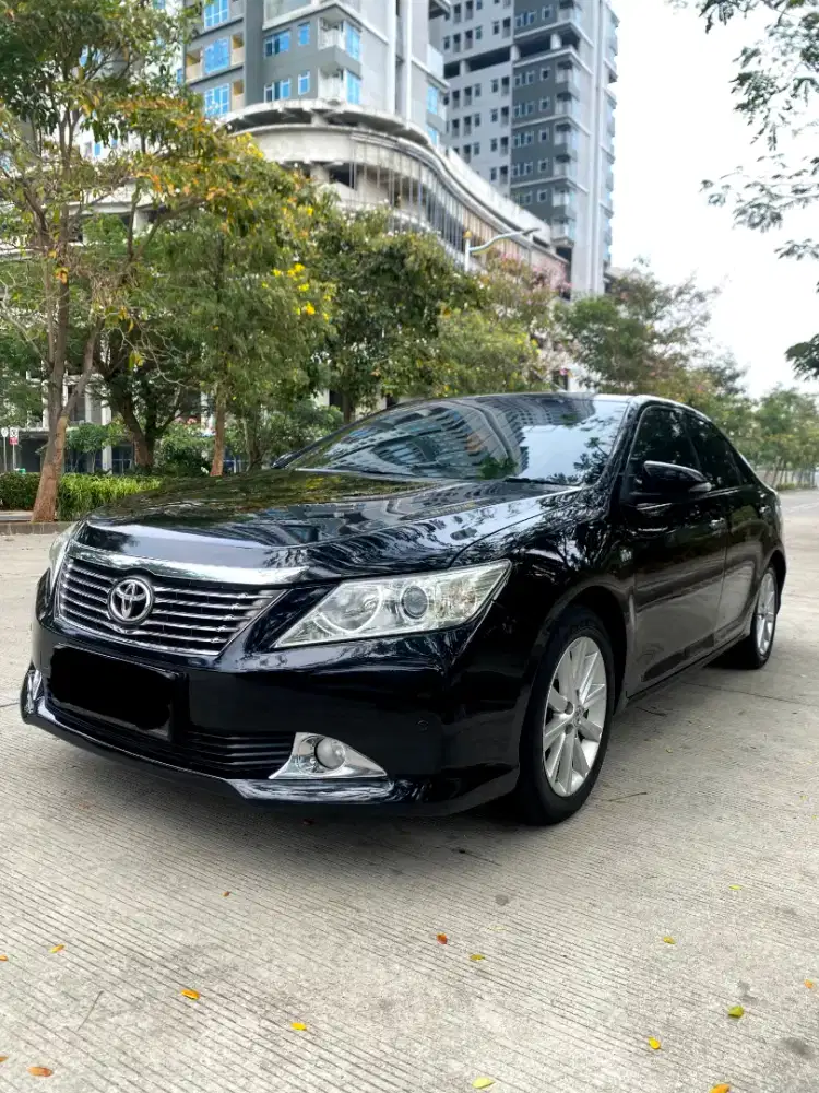 Toyota Camry V 2014