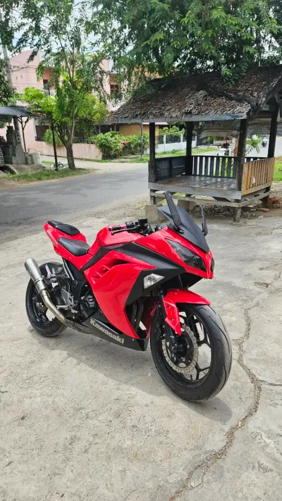 Di jual kawasaki ninja 250  tahun 2014