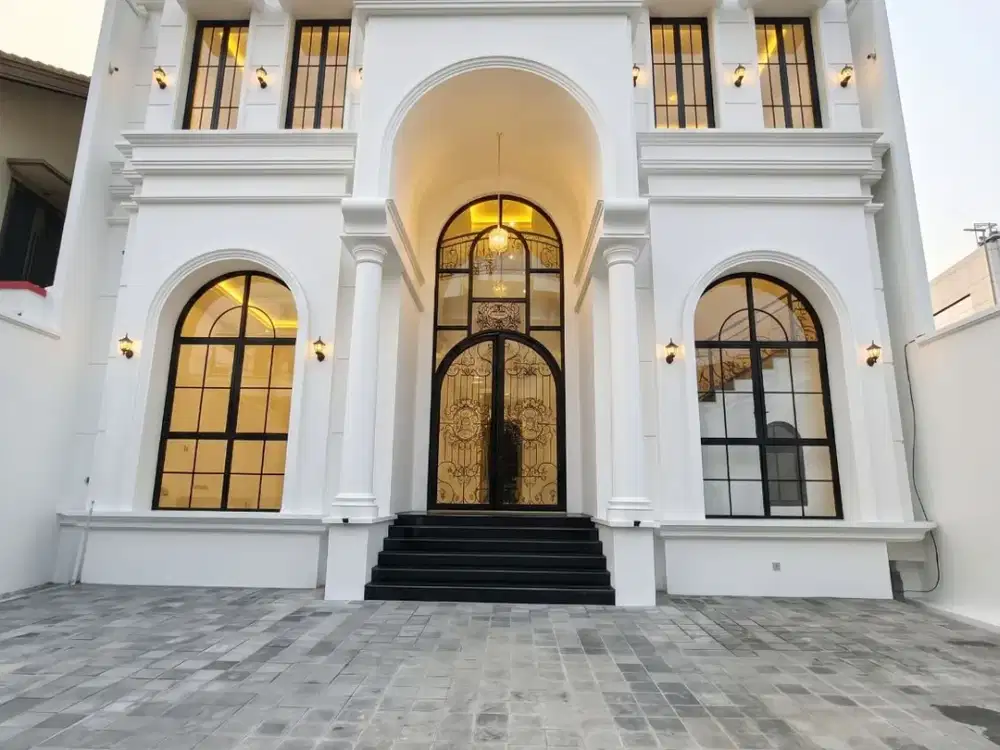 GEDUNG BANGUNAN LANTAI  2 MATRAMAN JAKARTA TIMUR COCOK UNTUK KANTOR CAFE WELLNESS USAHA PROFESIONAL LAINYA LOKASI STRATEGIS PARKIR LUAS
