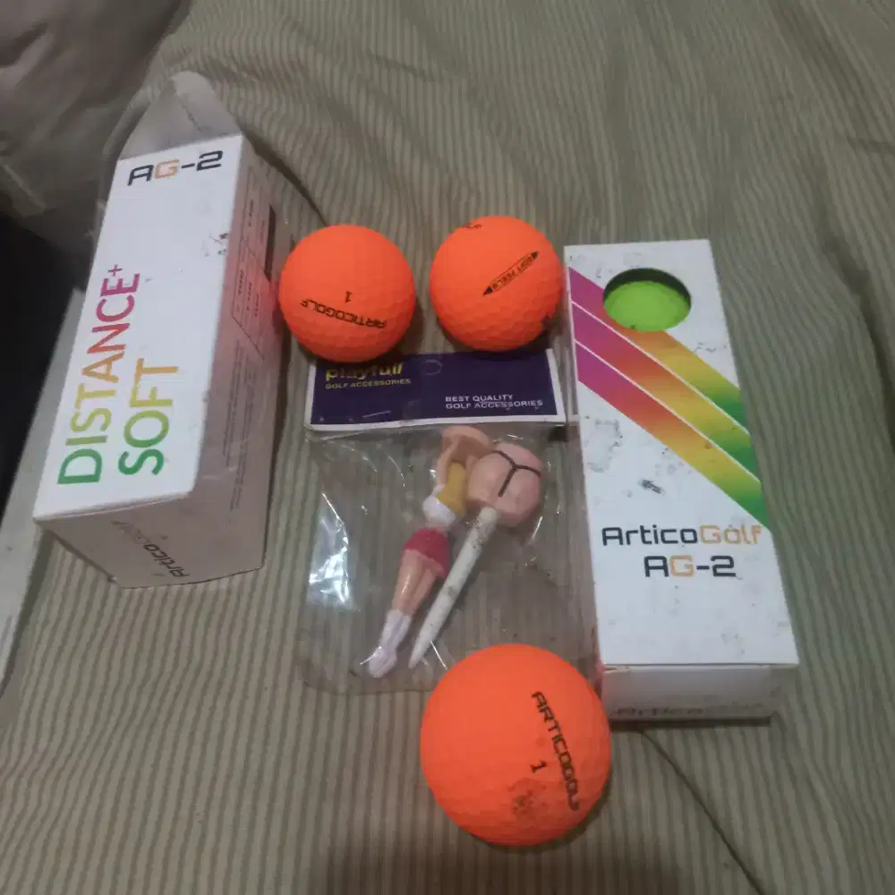 Bola golf + tie