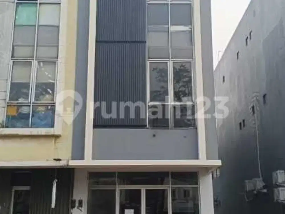 Ruko Glaze di Gading Serpong 3 Lantai Rapih Bersih Siap Pakai