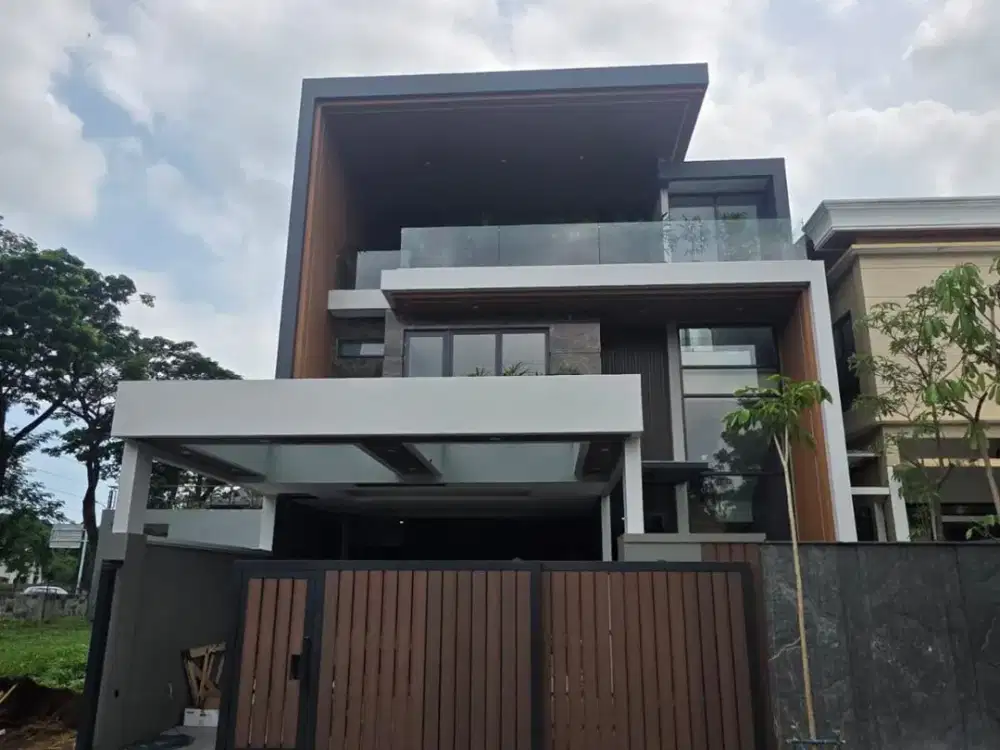 Dijual Rumah Baru, Spek Premium, Dekat PTC di Citraland, Surabaya