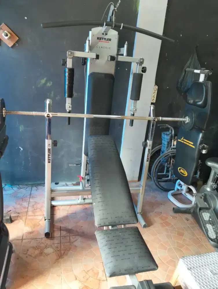 Bench press dan home gym.Kettler  Alat olahraga fitnes gym