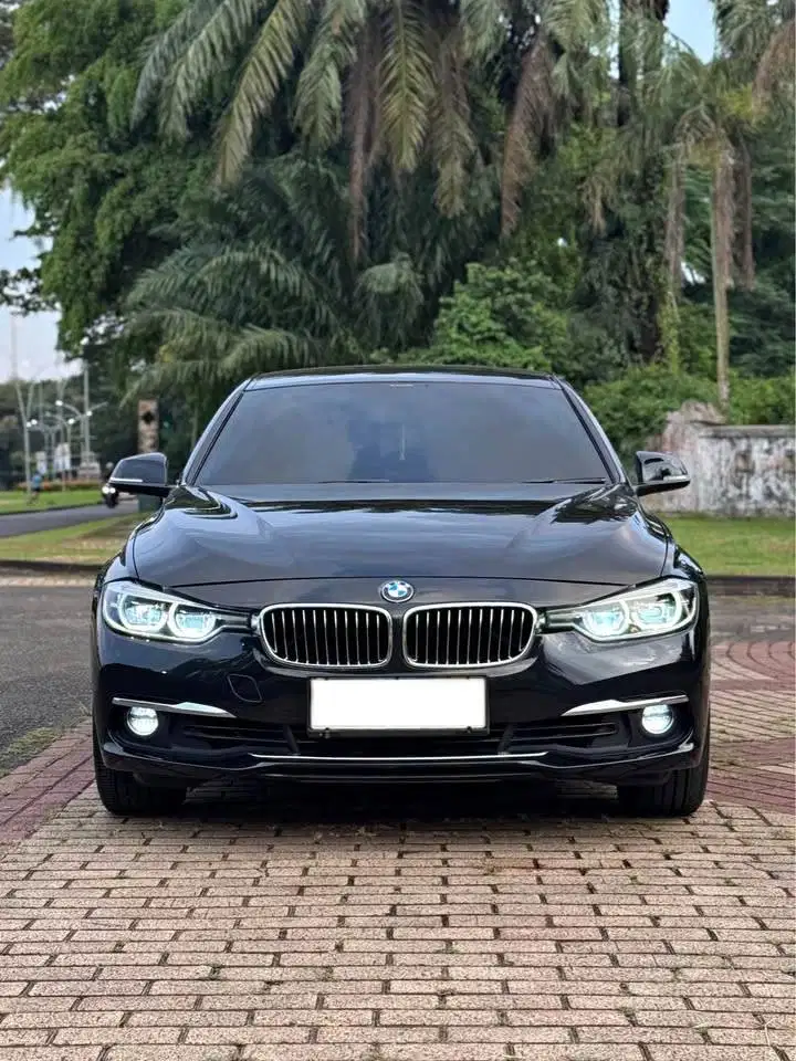 BMW 320i f30 Luxury 2018