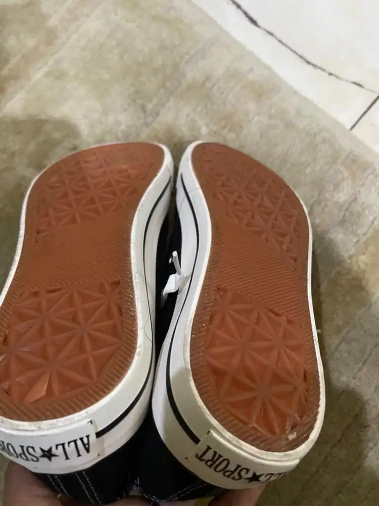 Sepatu baru All Sport