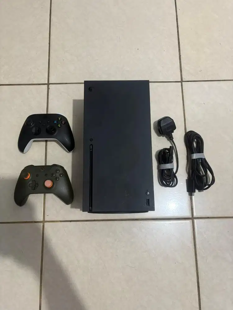 Xbox Series X 1TB 2 Controller