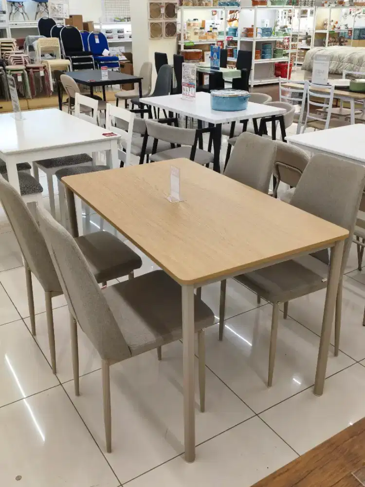 Selma Moritz Set Meja Makan 4 Kursi – Krem/Abu-Abu
