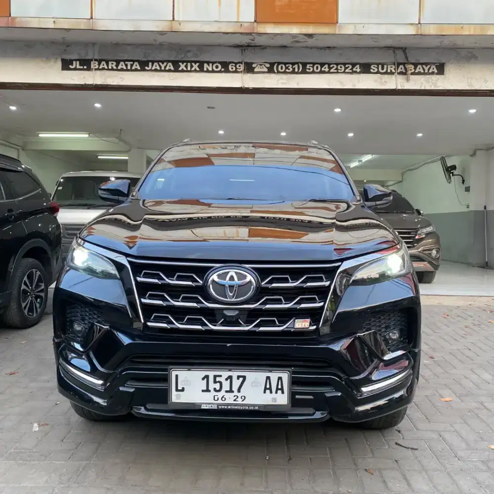 Fortuner VRZ GR 2.8 solar automatic hitam 2023 full ori surabaya