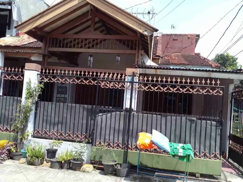 dijual rumah murah terawat strategis taman cibaduyut indah bandung