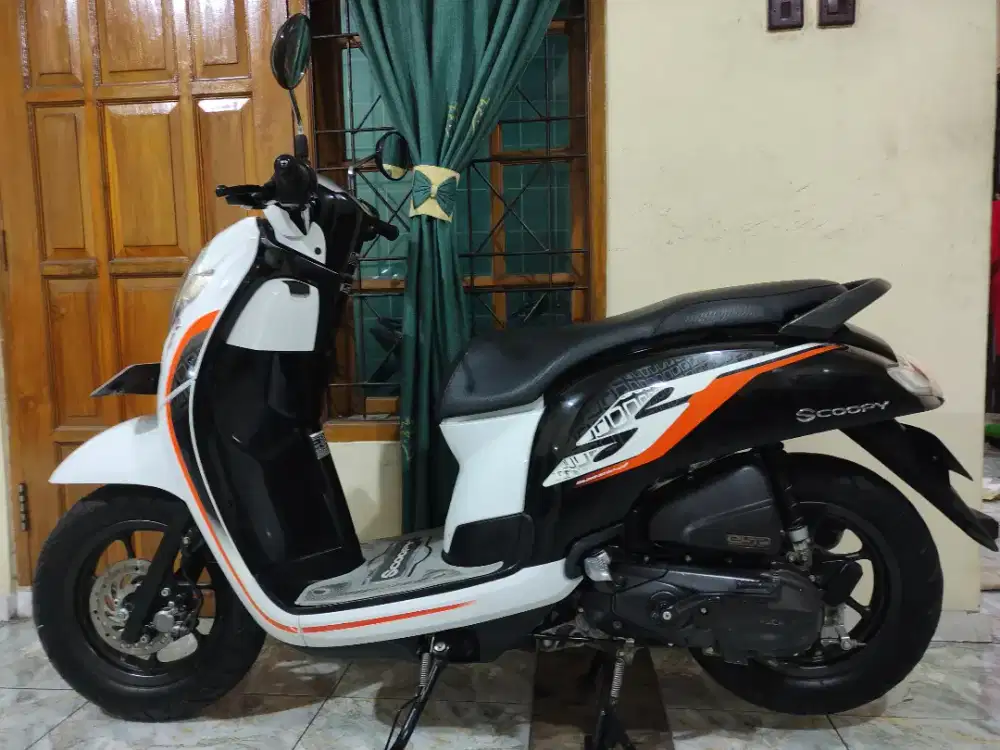 SUPER ISTIMEWA LOW KM SCOOPY DONAT CBS ISS SUPER MULUS NO MINUS