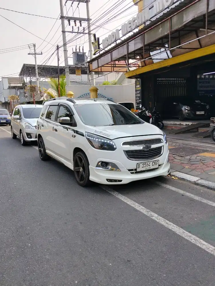 Chevrolet Spin LTZ Manual Bensin 2013