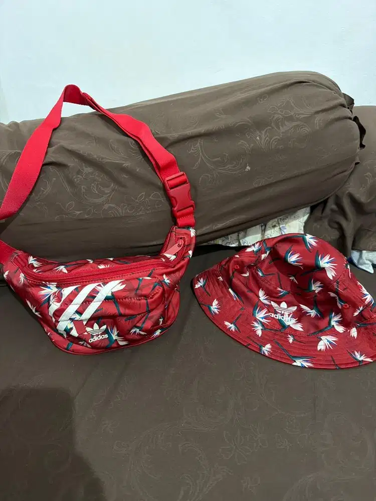 Topi adidas dan tas selempang merk adidas