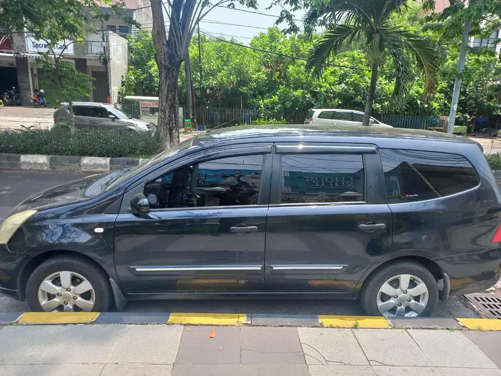 Nissan Grand livina 2009 Bensin