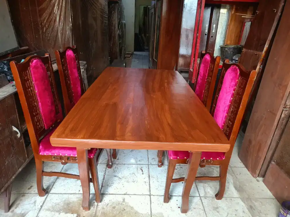 Meja makan jati 4 kursi bekas dah ganti kain