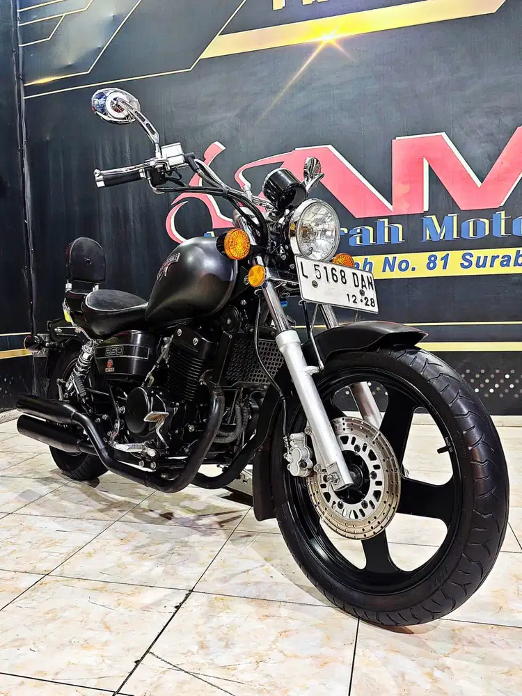 Beneli Patagonian Eagle 250cc 2cilinder black matte th 2023. Anugerah