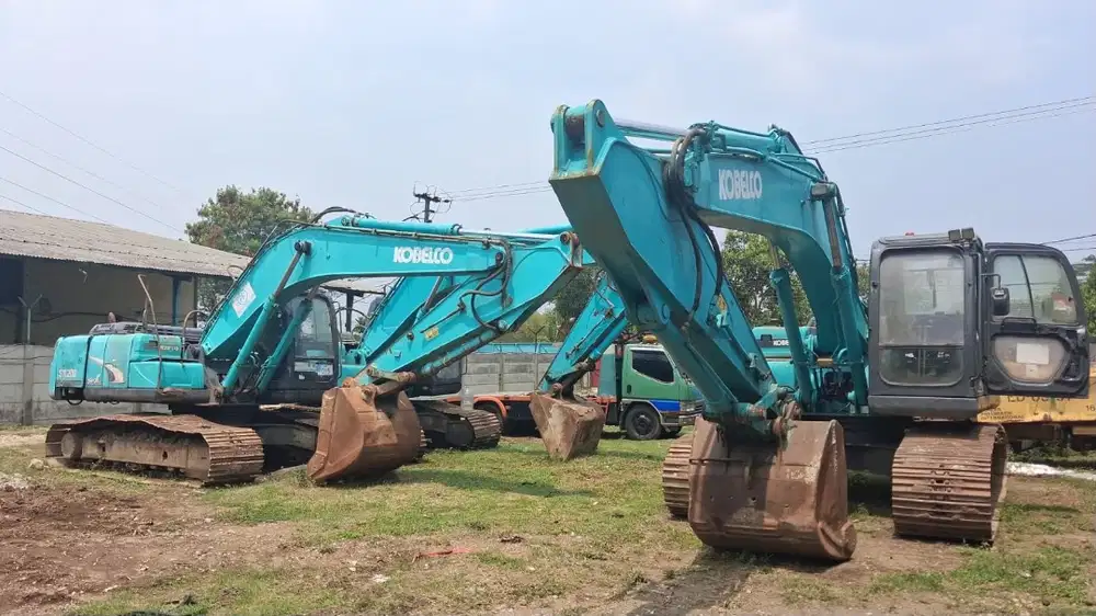 Di jual cepat 3 unit excavator, kondisi sehat, spek di descripsi