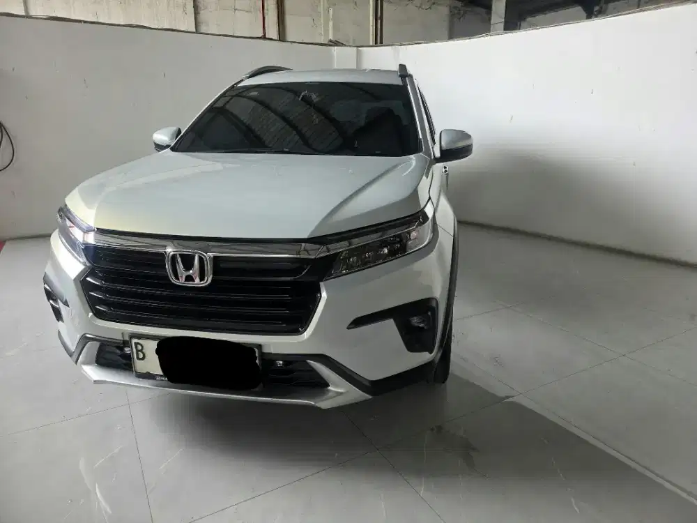Low km 34rban Honda BRV Prestige AT ( Matic ) 2023 Putih Mulus genap