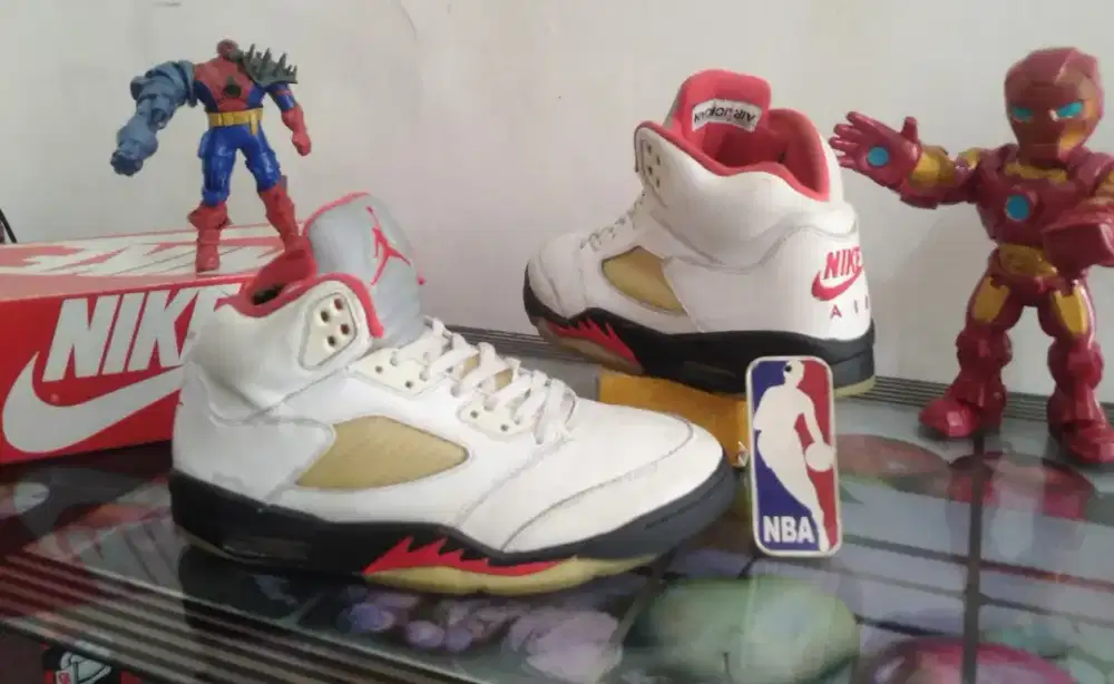 Sepatu Basket Nike Jordan Retro 5 size 45