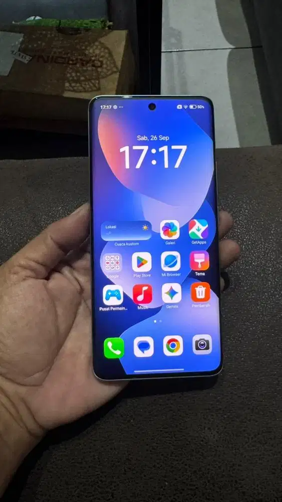 Redmi Note 15 5G layar lengkung normal mulus