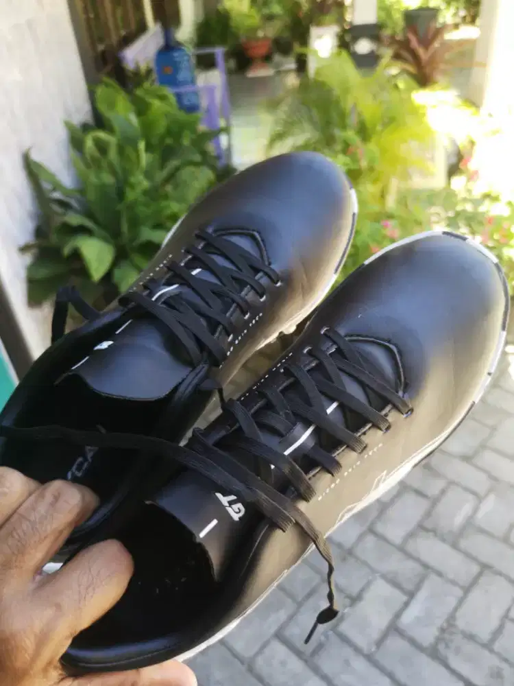 Sepatu Mini Soccer/Turf Lycan GT 01 TF Black White