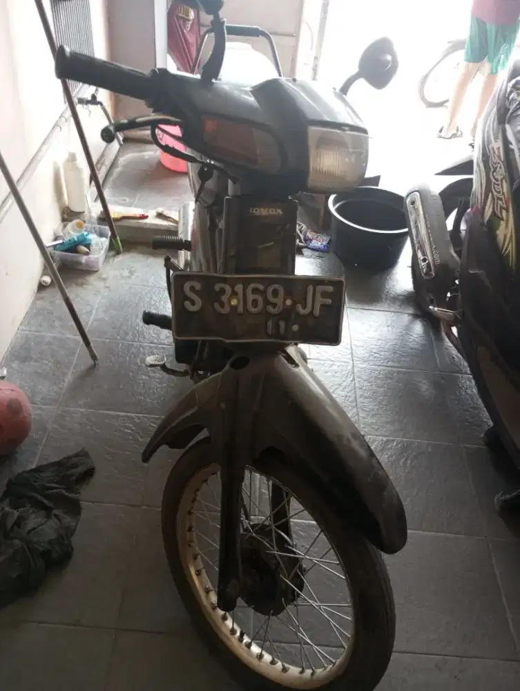 Jual honda astrea grand thn 1996 srt komplit mati