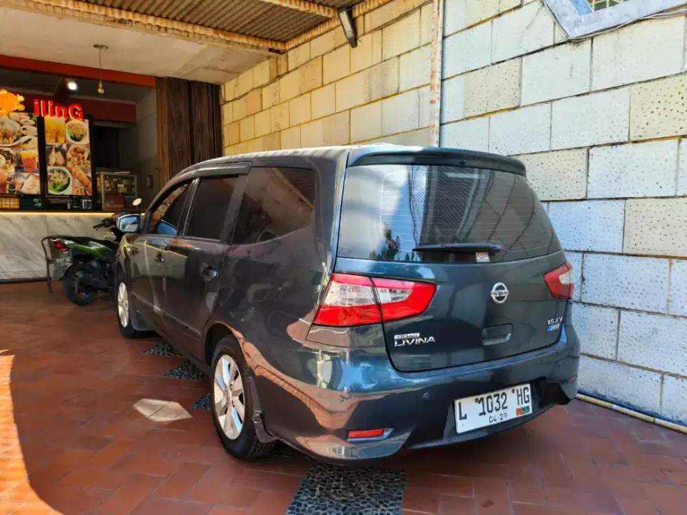 Grand livina '14 XV automatic dari baru