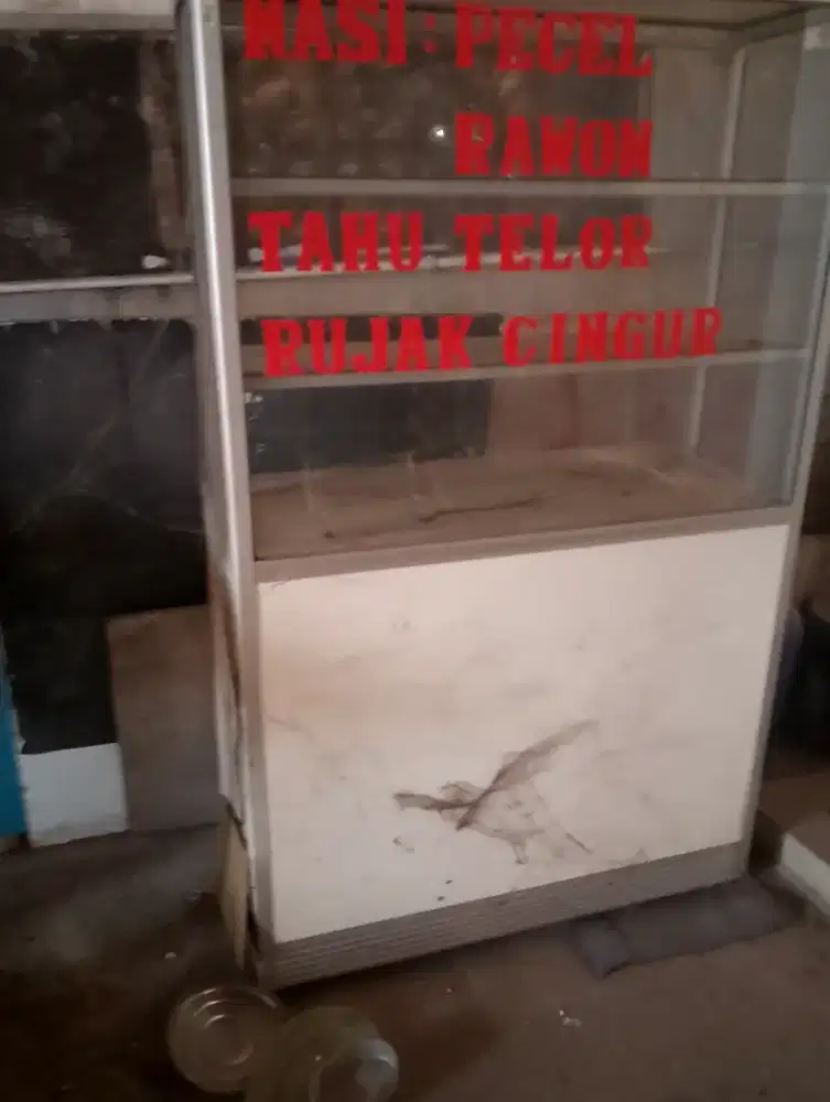 Show case 1m x1. 5m x 30 cm