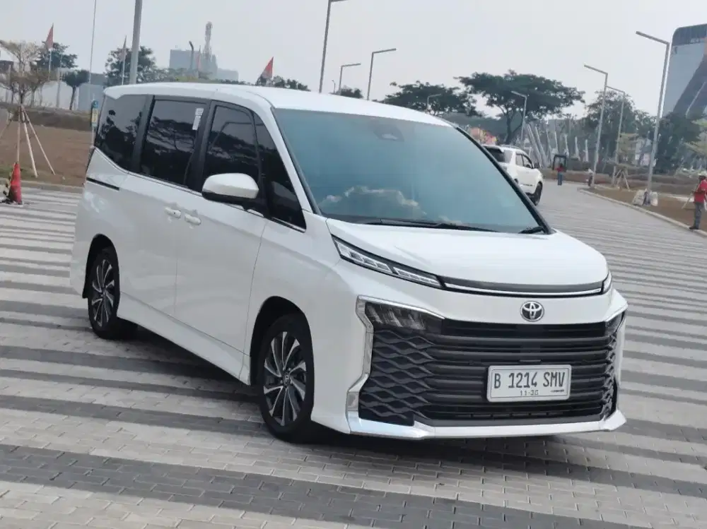 Toyota New Voxy Tss tahun 2023