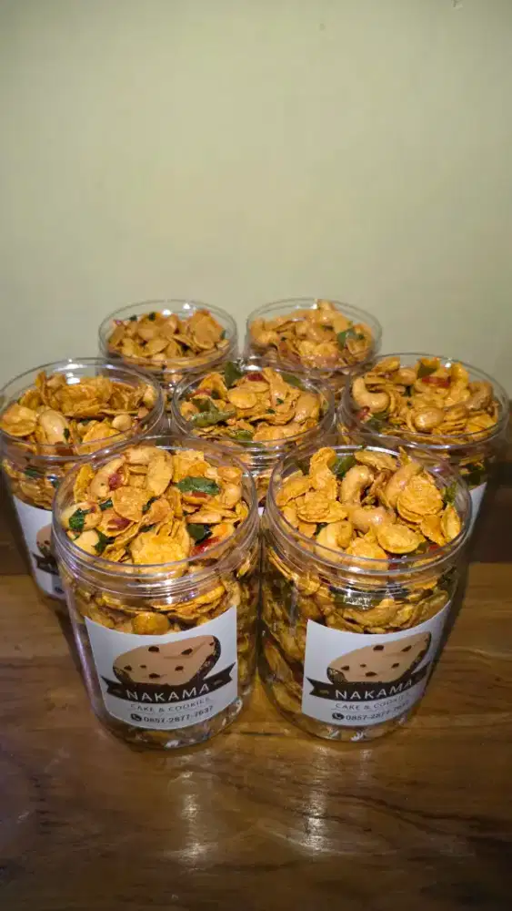 Cornflakes Cashew Snack (Emping jagung kacang mede)