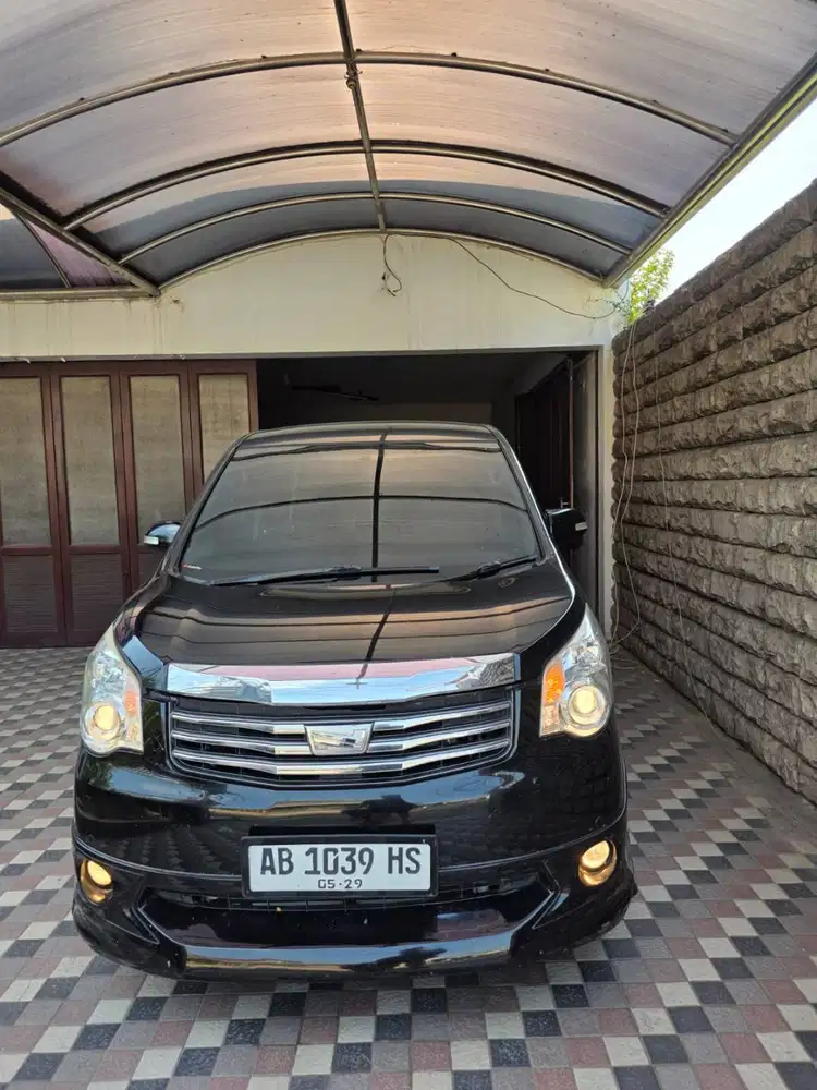 Dijual Toyota NAV1 V Limited NIK 2015 PMK 2016