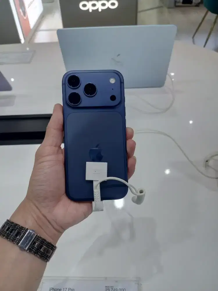 Cicilan iPhone 17 Pro 256GB garansi resmi iBox tanpa kartu kredit/DP