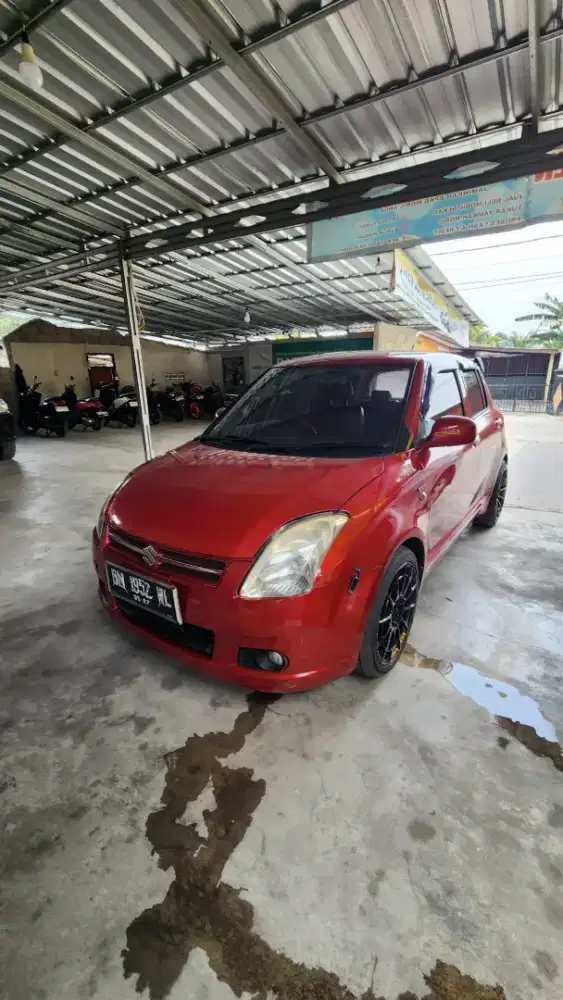 SUZUKI SWIFT 1.5 2 WD AT (CBU)