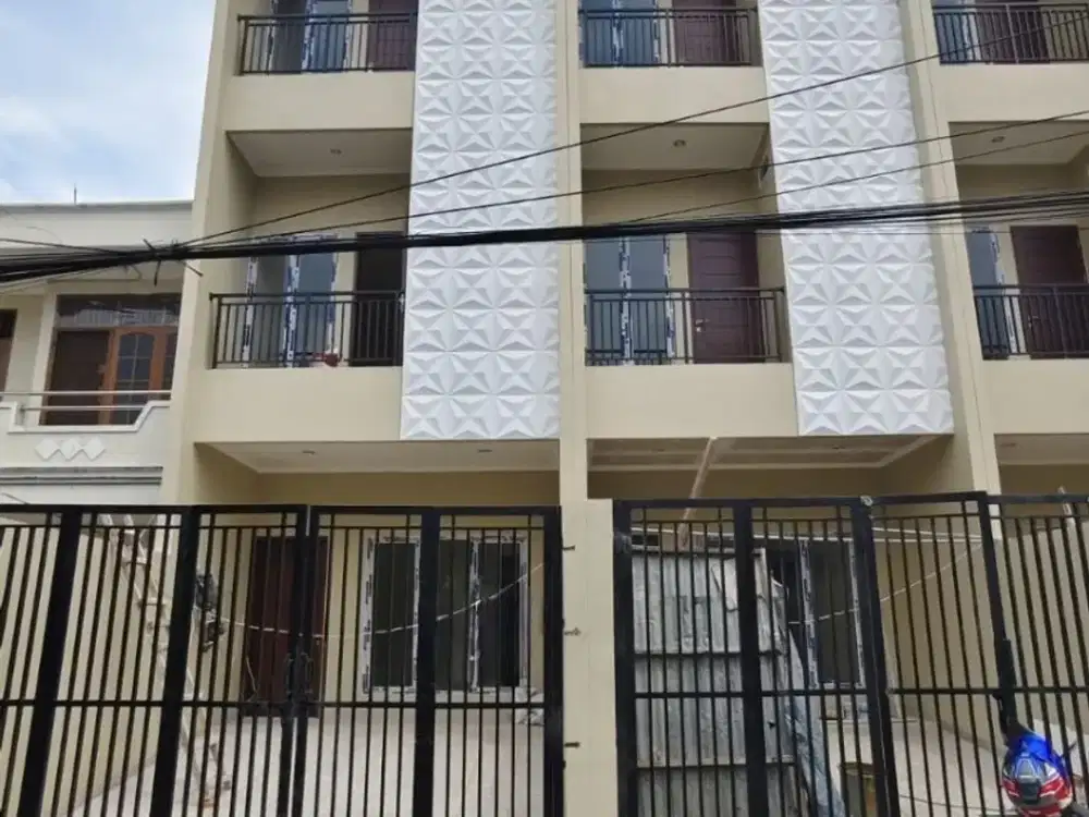 Rumah Baru 3 Lantai di Duri Kepa Kebon Jeruk