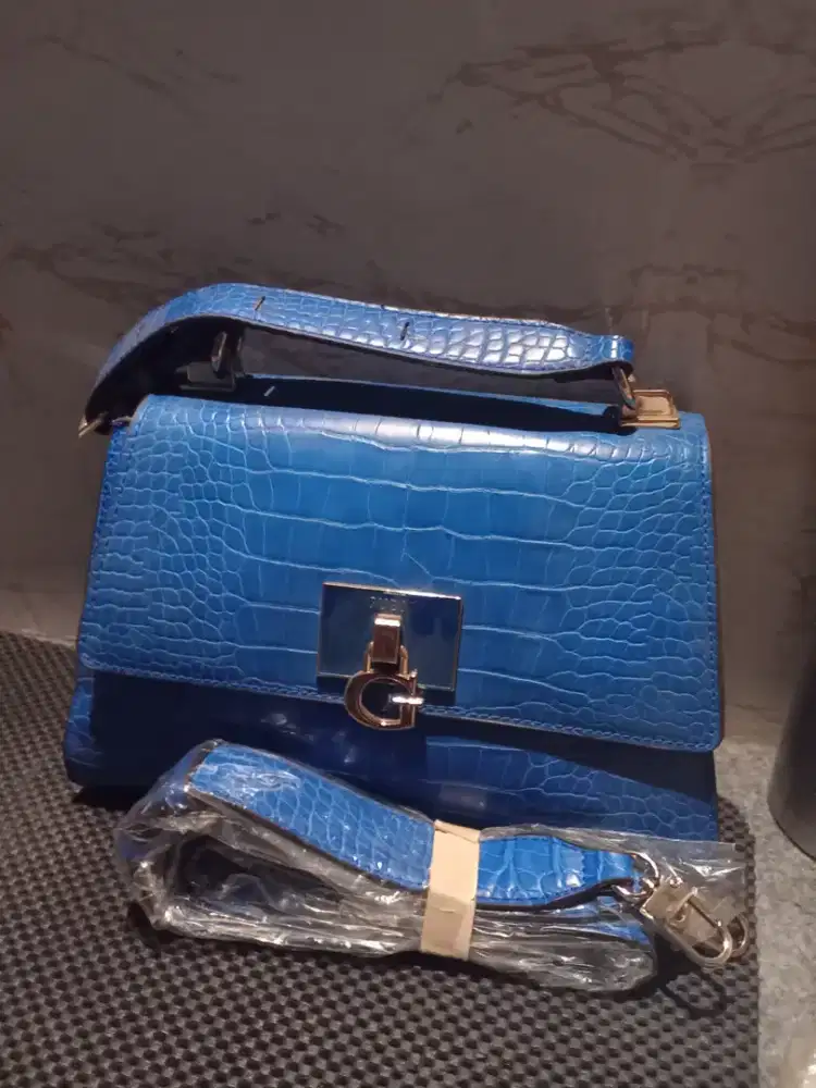 Dijual tas guess