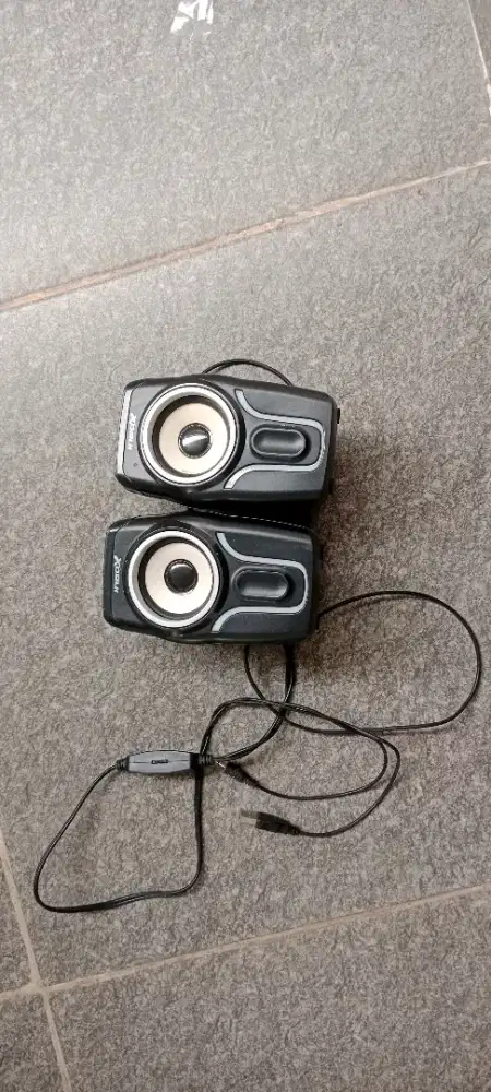 Speaker Laptop atau Komputer