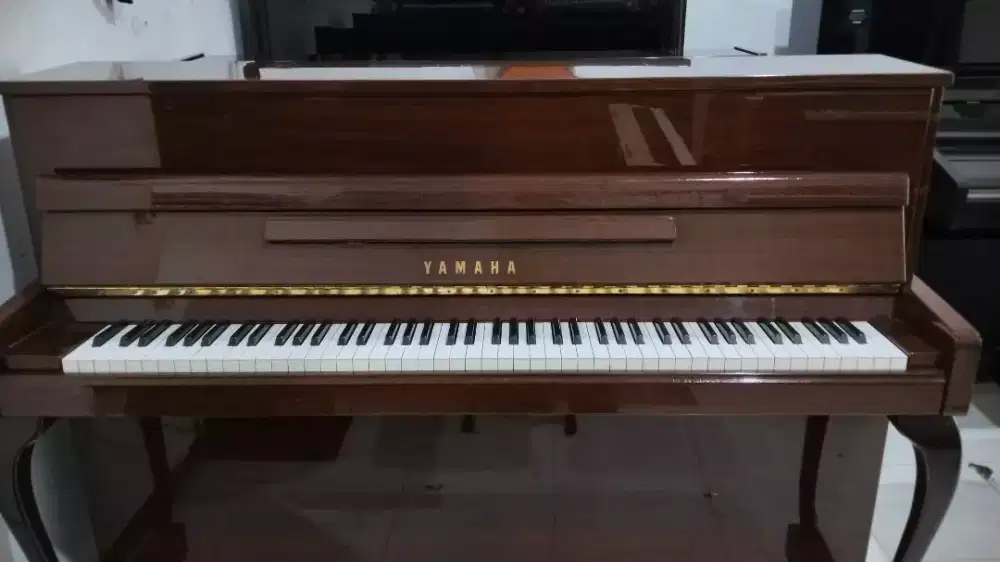 Piano Akustik YAMAHA Lx110