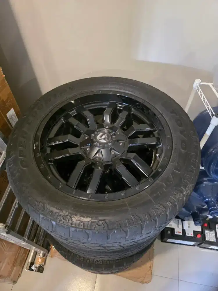 Velg R20 merk fuel cocok utk fortuner & pajero