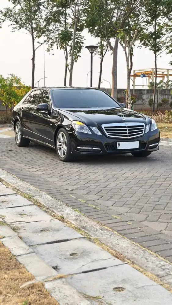 Jual Cepat BU Mercedes Benz E250 AVG W212 2011 Nik 2010 E300 E200 520i