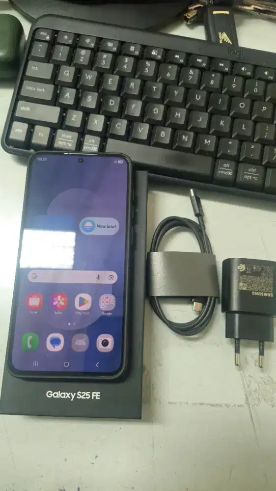 Jual Cepat Samsung S25 Fe 8/256 GB, Navy blue